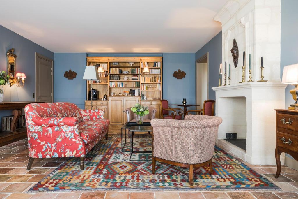 Shared lounge/TV area, Les Clefs de Troplong Mondot in Saint-Laurent-des-Combes