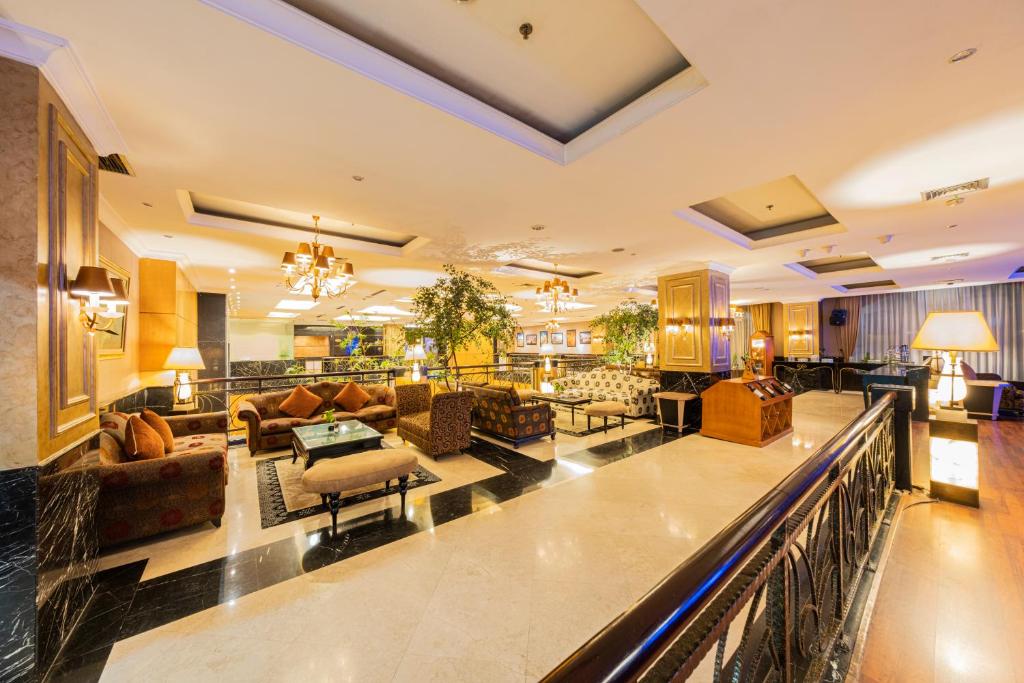 グランド ジャトラ プカンバルー ホテル (Grand Jatra Pekanbaru Hotel) フロント・ロビー