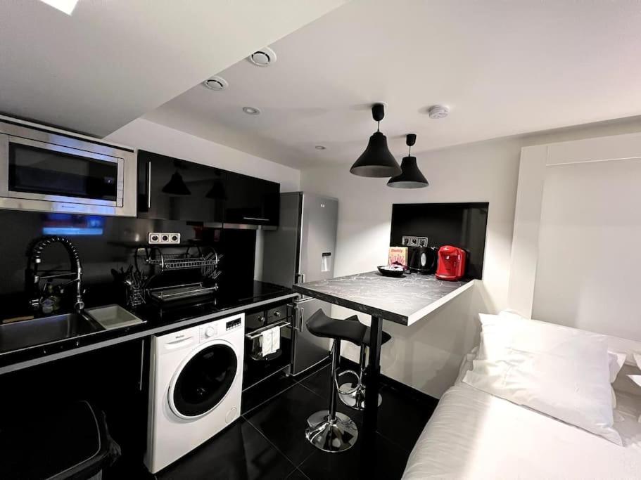 St Michel studio, Paris