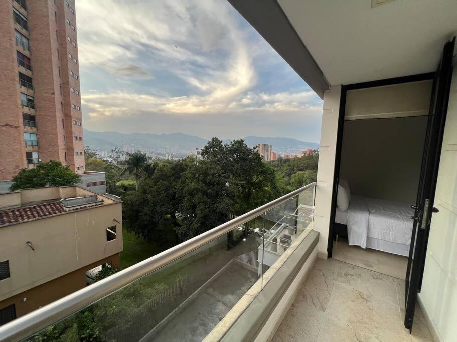402 - Beautiful Apartament In Heart Of El Poblado, Medellín