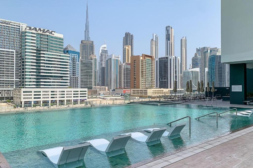 Frank Porter - 15 Northside, Dubai