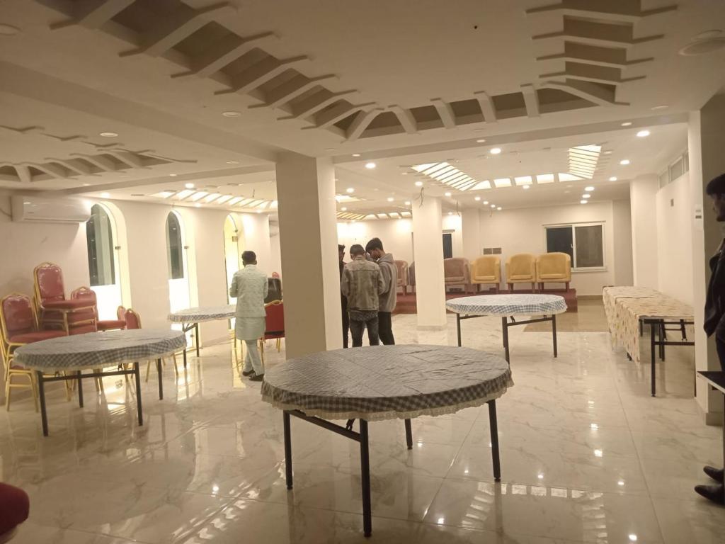 Banquet hall