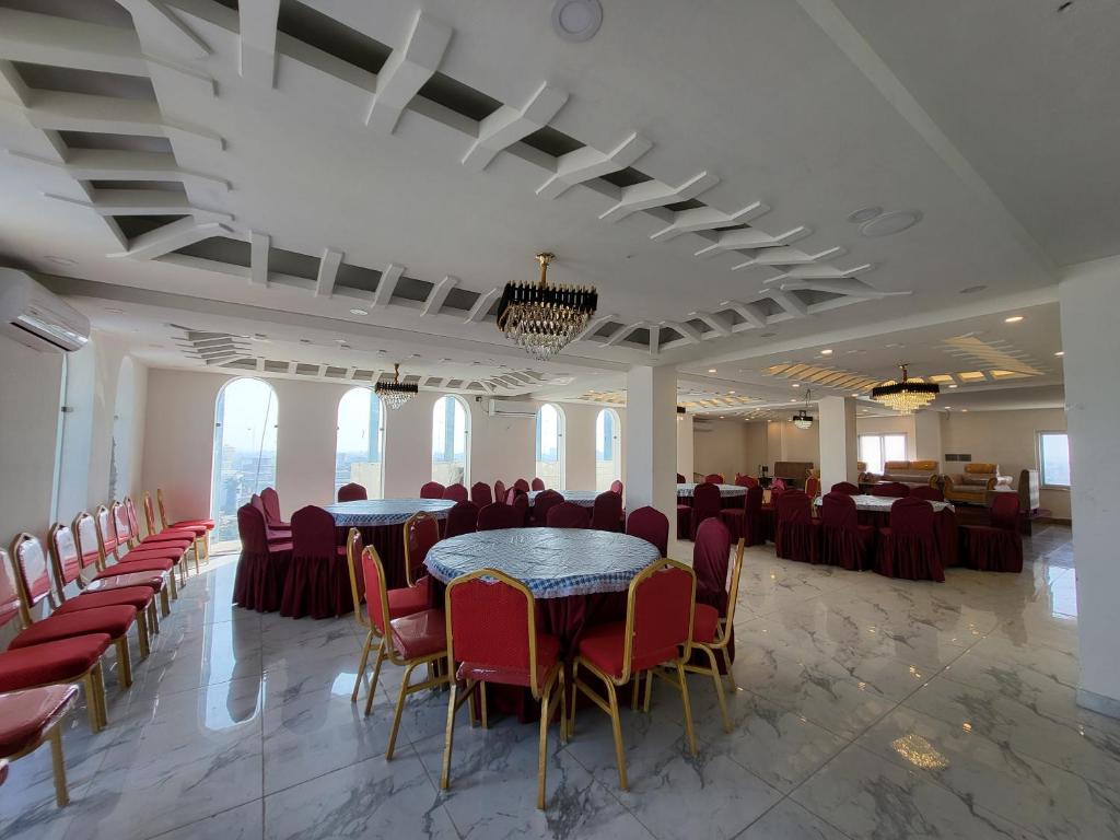 Banquet hall