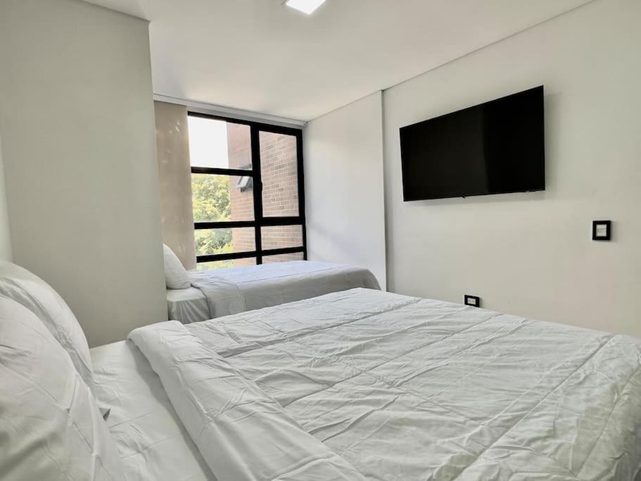 602, Modern apartment in heart of El Poblado + View! - 2