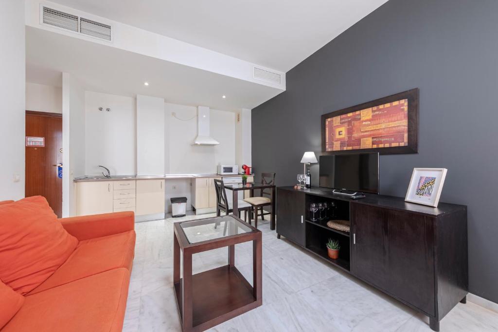 SevillaHome-Apartamento complejo piscina parking - 4