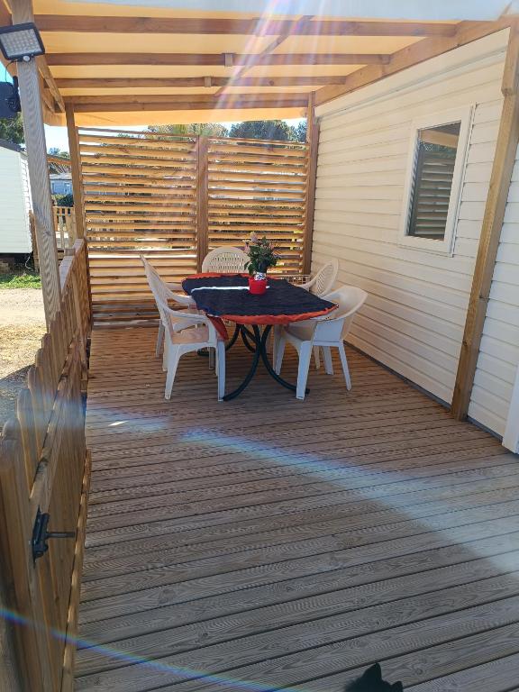 MOBIL HOME LUCKY climatisé camping PORT LA NOUVELLE - 4