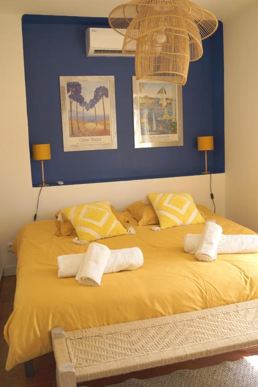 Grand Mas provençal, mer à 200m, parking privé fermé, piscine chauffée - 2