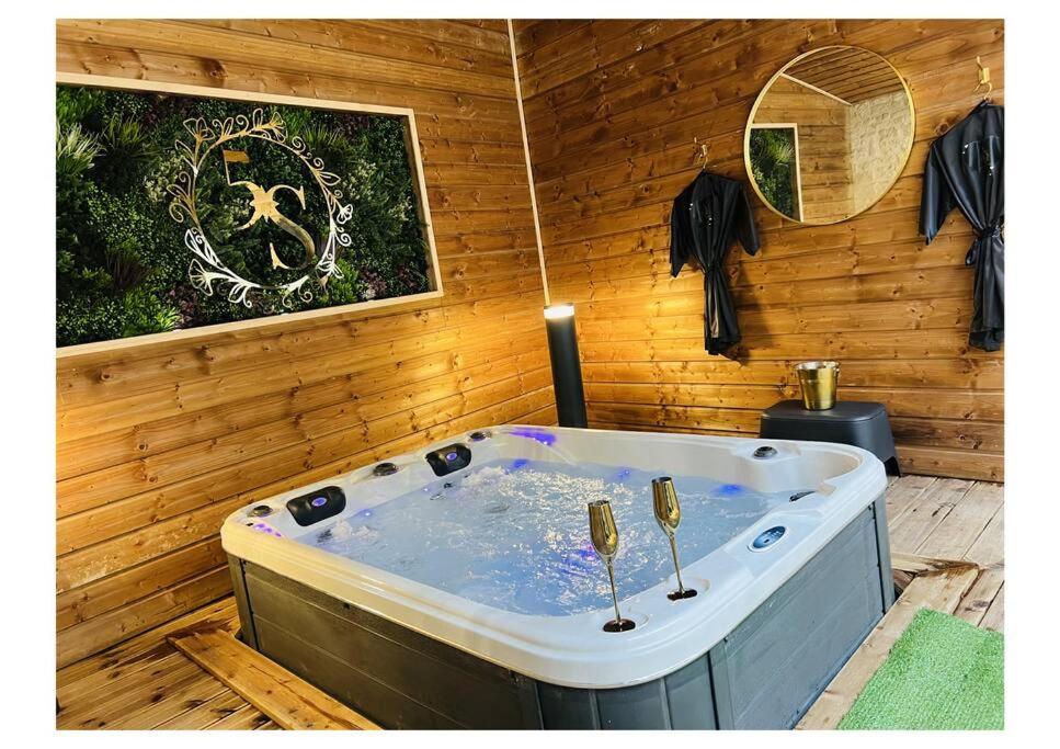 Le Cinquième Sens, Frontenay-Rohan-Rohan