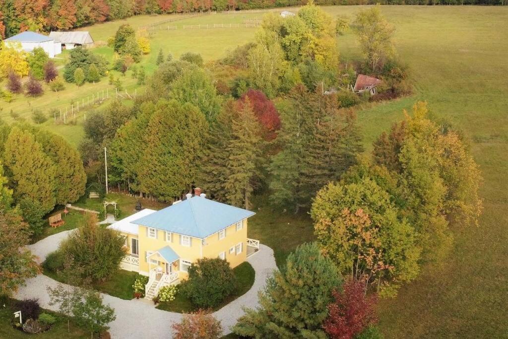 Le toit bleu, North Hatley