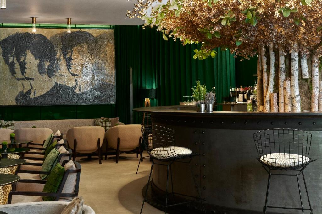 London Hotel Cafe Royal Additional