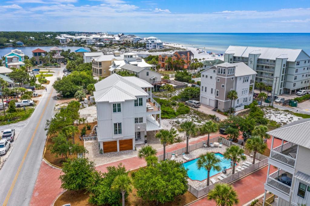 Salt & Light - 5 BR, Sleeps 18, Gulf & Lake Views, Game Room & Bikes, Seagrove Beach