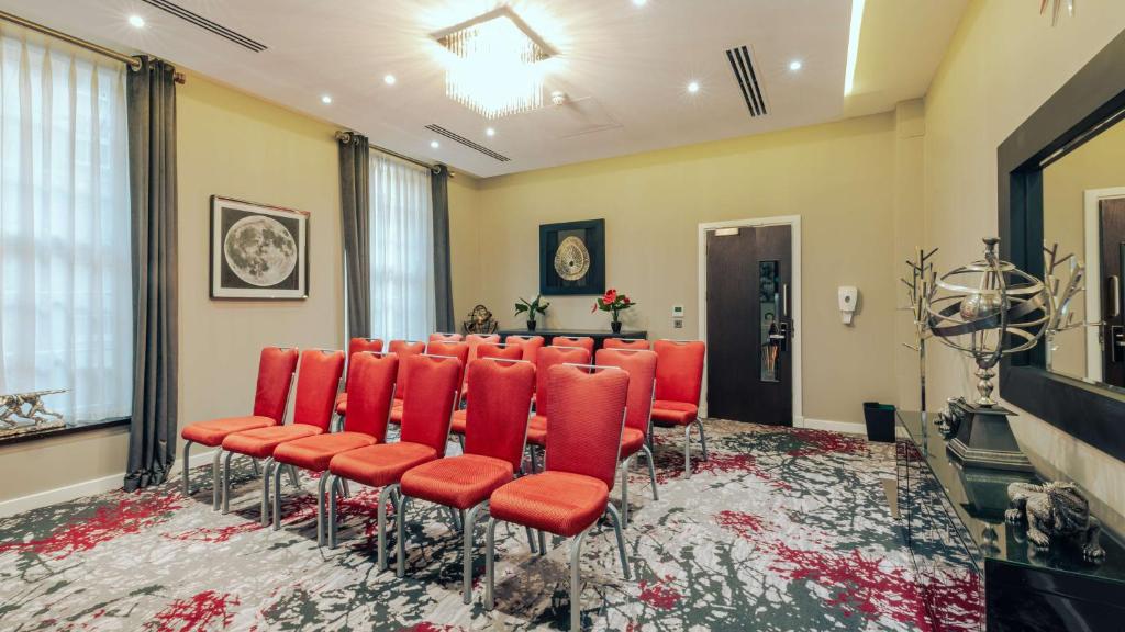 غرفة الاجتماعات/الاحتفالات