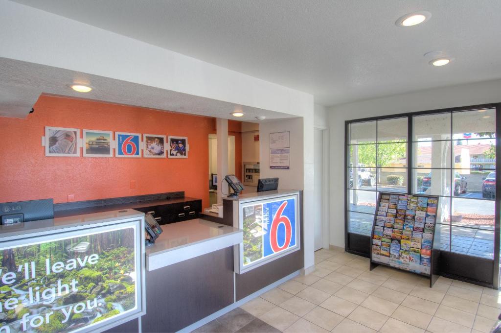 Popular attractions Area Nearby Property