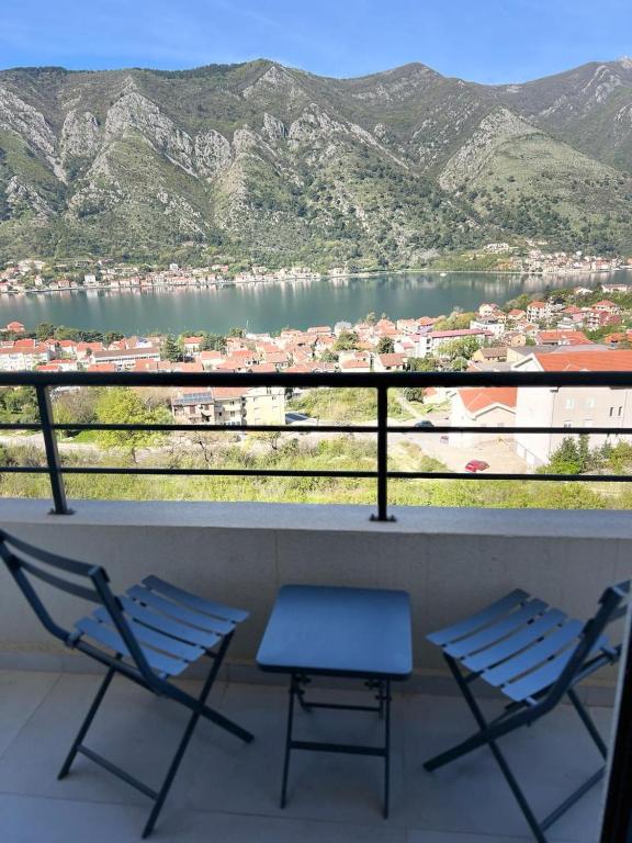 Apartment Throne, Kotor