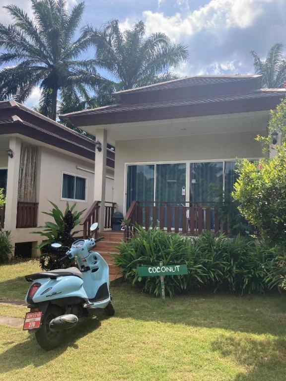 Lay Back Villa C2 with Kitchen & High speed Internet, Krabi