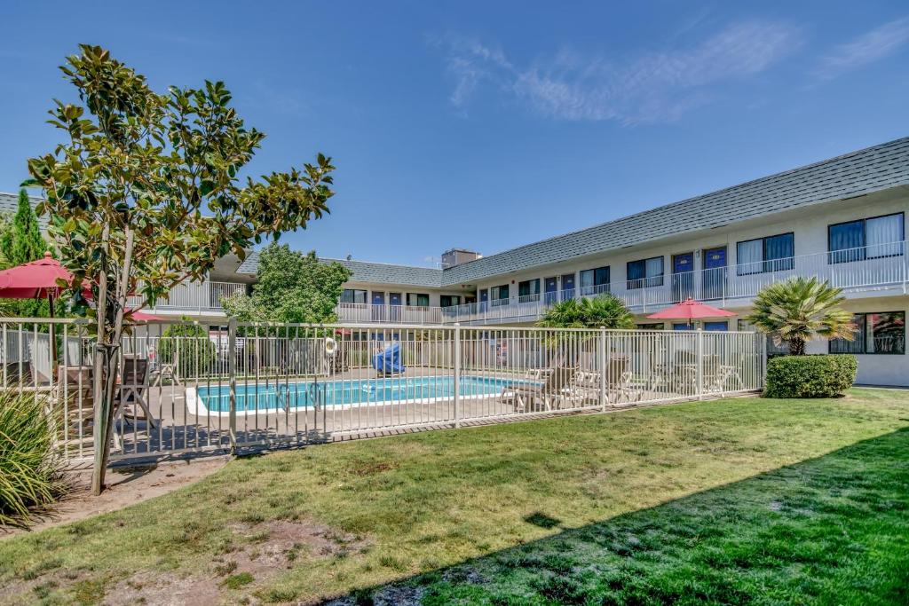 Motel 6-Tracy, CA photo