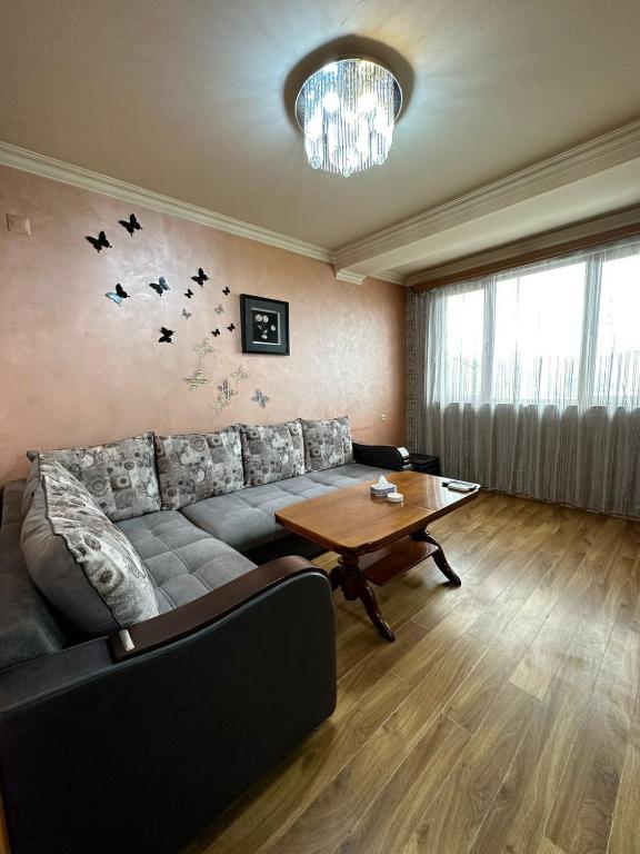 Apartment in Yerevan on Argishti Street, Jerevan
