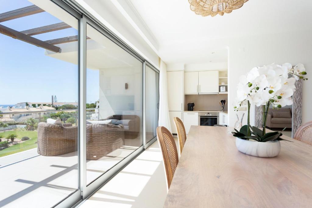 Varandas do Castelo By Garvetur — Hotel rooms in Albufeira, Faro