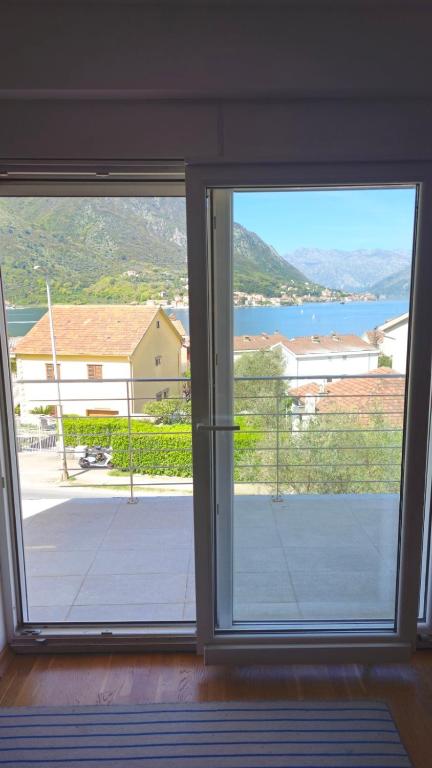 2BR sea view apartment in Kotor! - 2