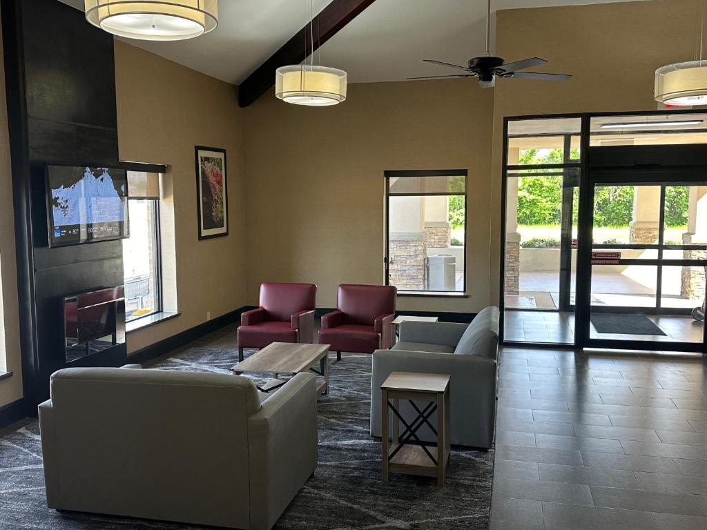 スーパー 8 バイ ウィンダム アレクサンドリア LA (Super 8 by Wyndham Alexandria LA) エントランス