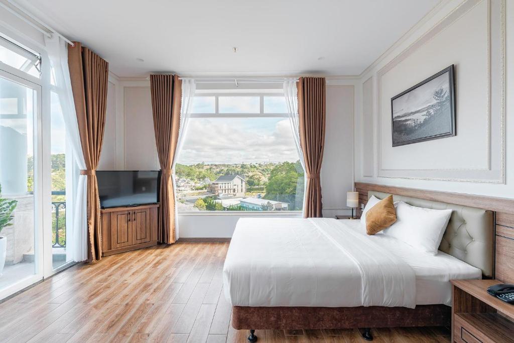 PINE VIEW HOTEL DALAT