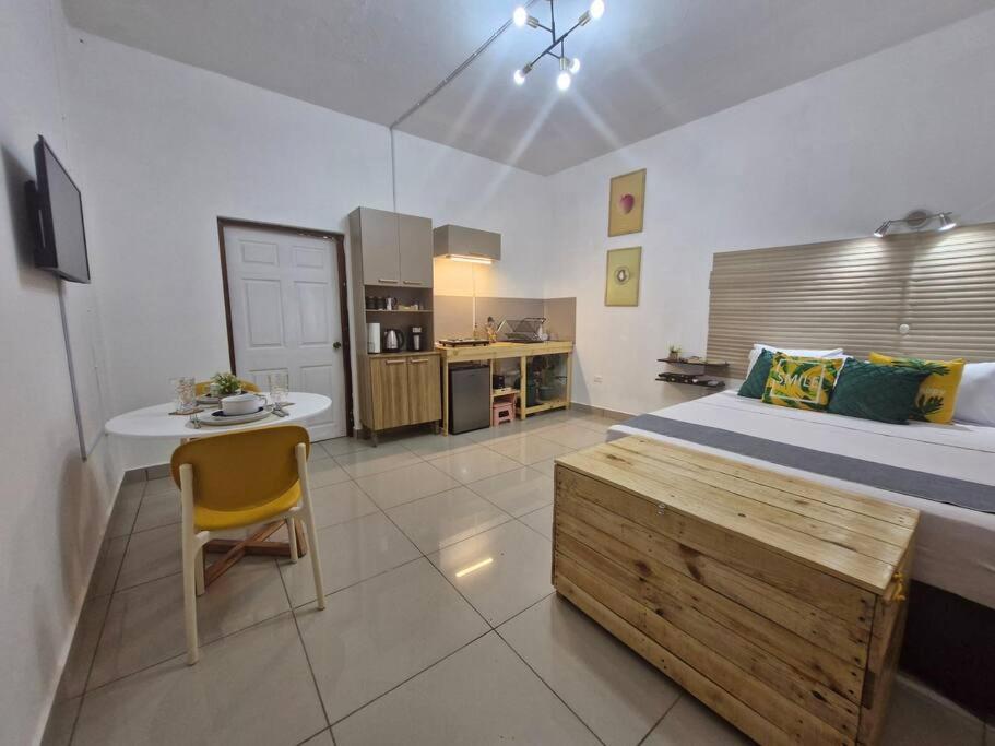 7 Beach Suite w/pool by Madriguera, La Libertad