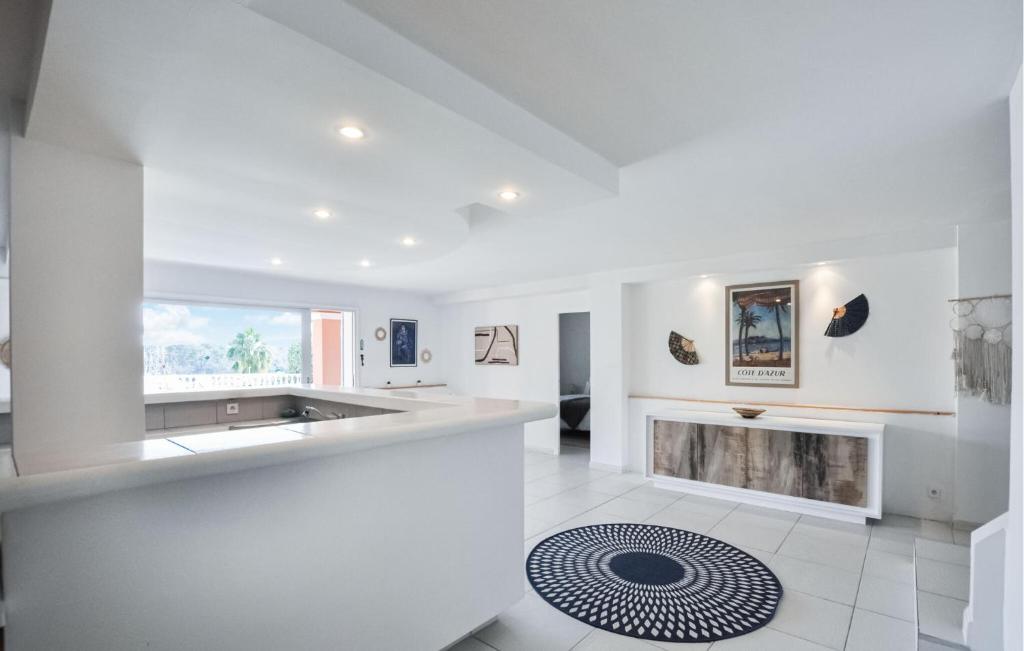 Awesome Home In Mougins - 3