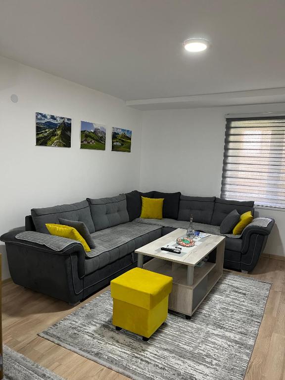 Apartman 4M, Foča