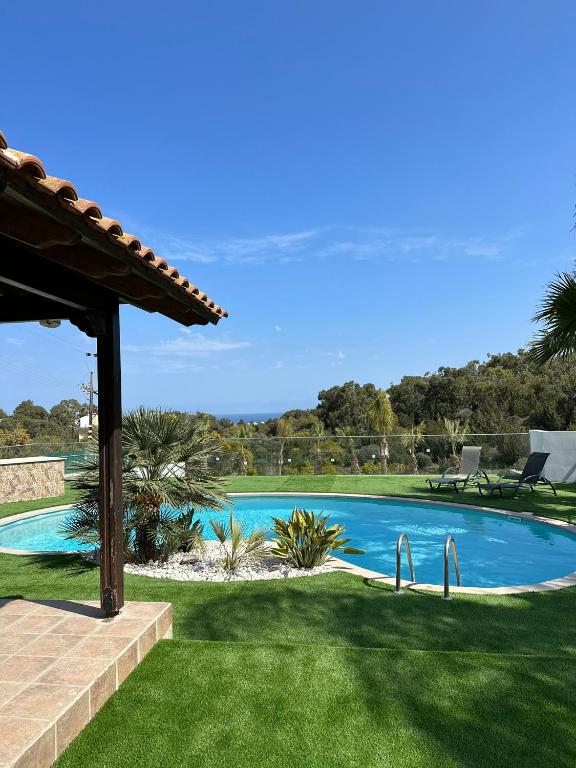 Leo's Paradise, Protaras