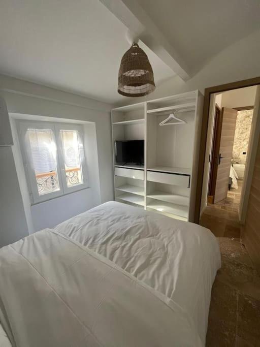 STRELIZIA - New central old Antibes for 4 AC - 3