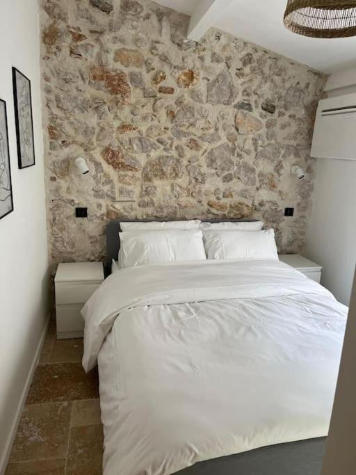 STRELIZIA - New central old Antibes for 4 AC - 5