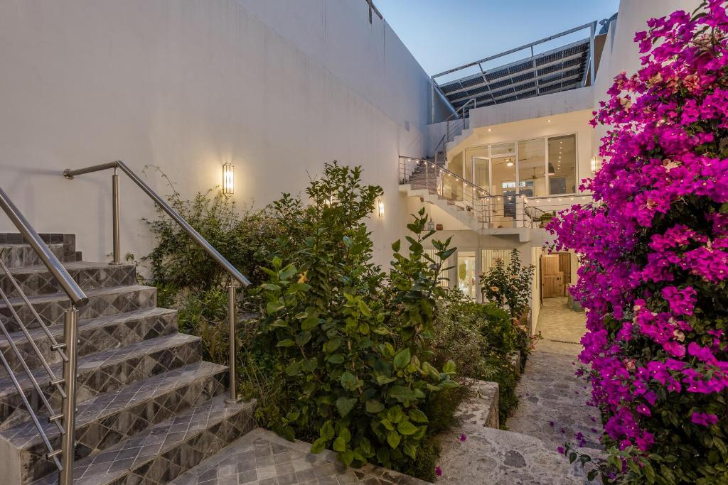 Casita Blanca, 1BR Modern Home with AC & Rooftop - 2