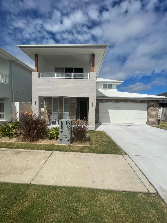 Reelaxing at The Rocks, South West Rocks