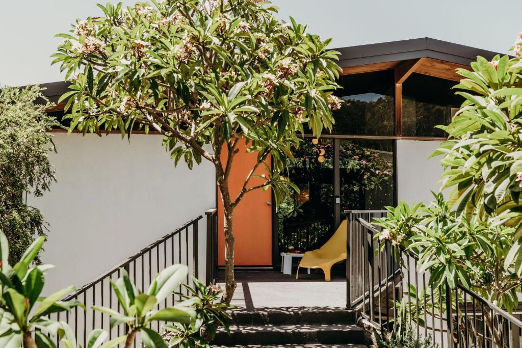 The Sundowner, 25 Lentara St - luxury pet friendly retreat with pool, Fingal Bay