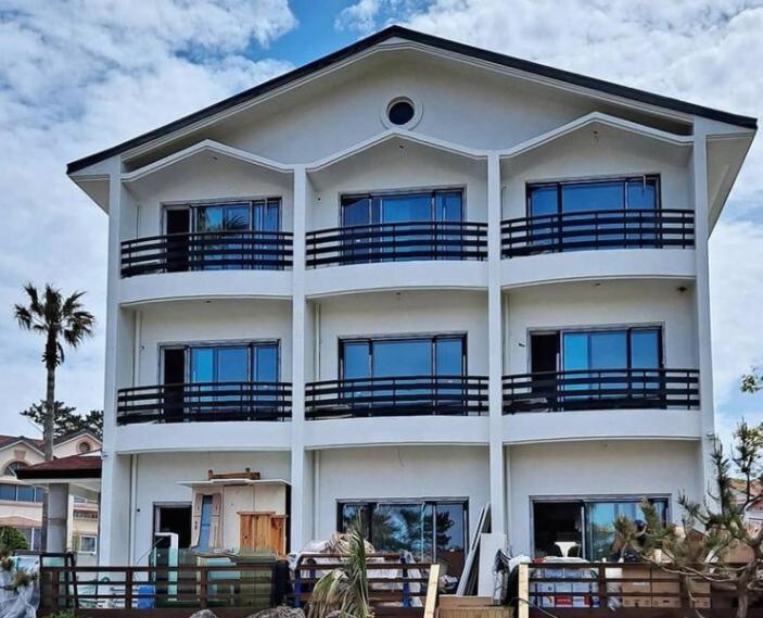 Jeju the Aewol Pension, Čedžu