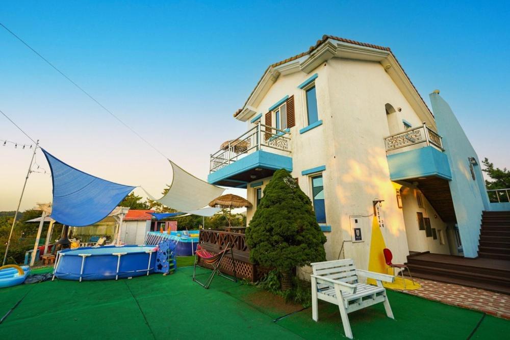 Taean  Haeyang Jungwon Pension