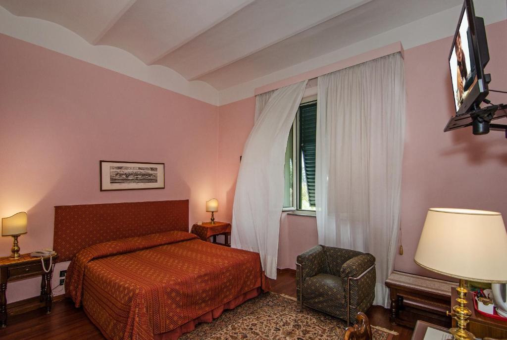 Lucca Hotel Rex room
