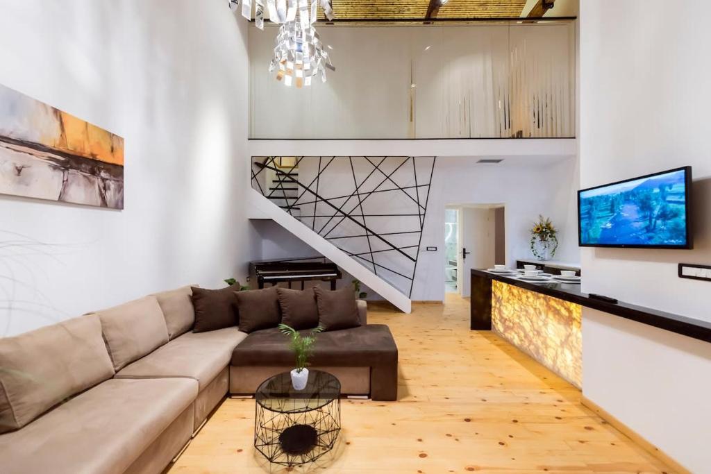 Aigli Seafront Loft-Bespoke Design Gem, Kalamata