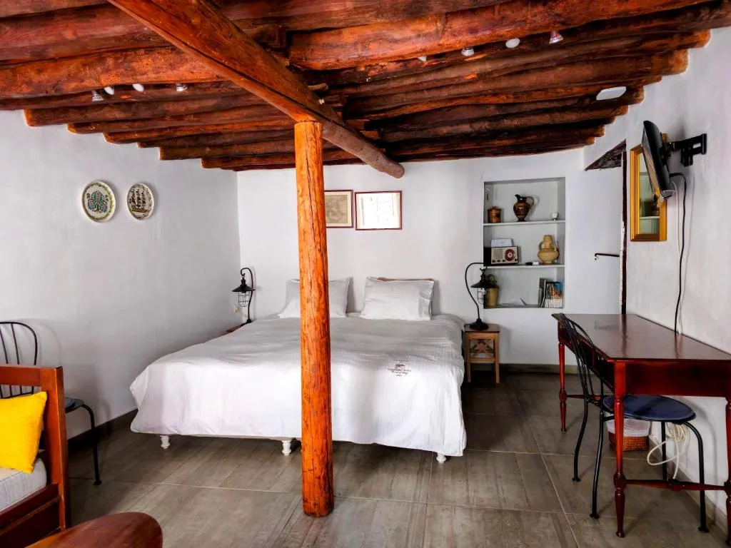 Keresbino Hydra Art Suite, hotel in Hydra