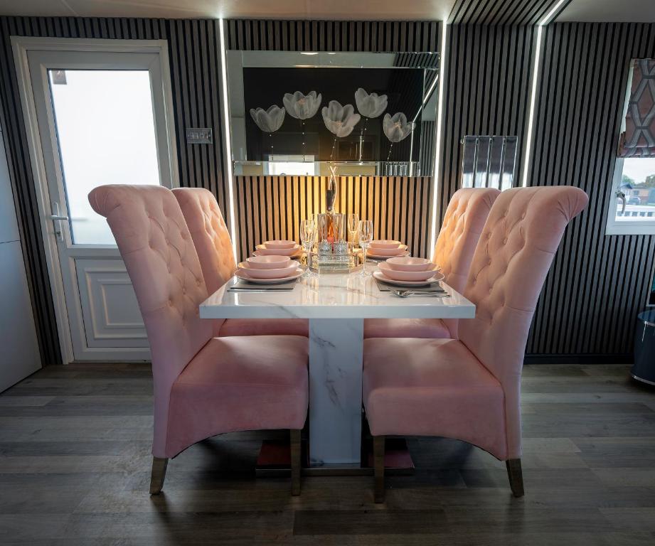 Tattershall VIP Retreat photo 5