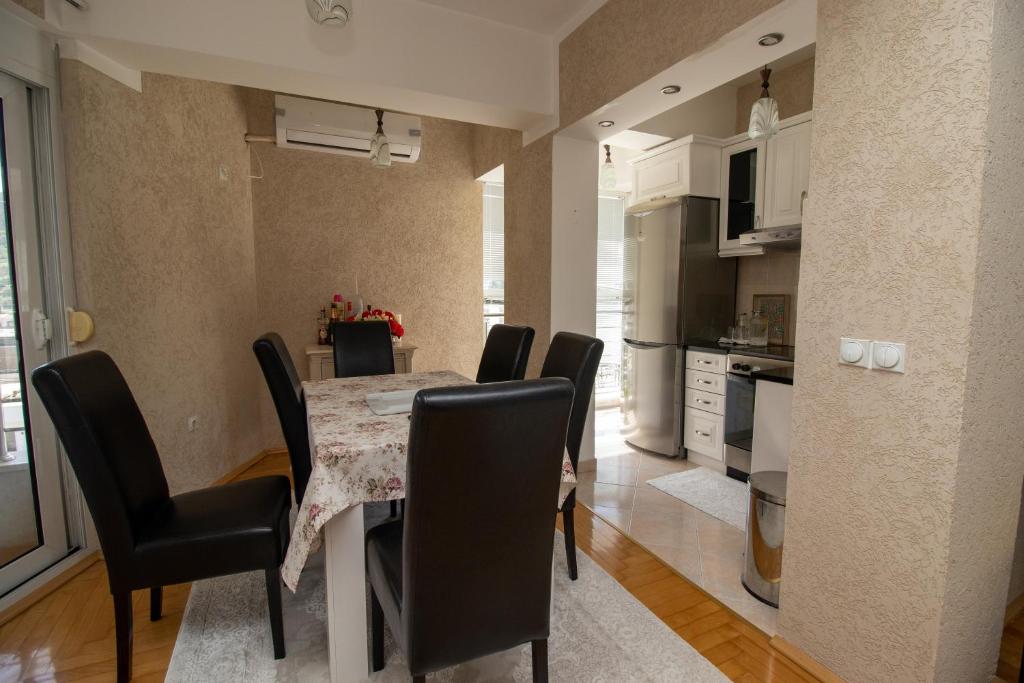 APARTMENTS ANI - 4