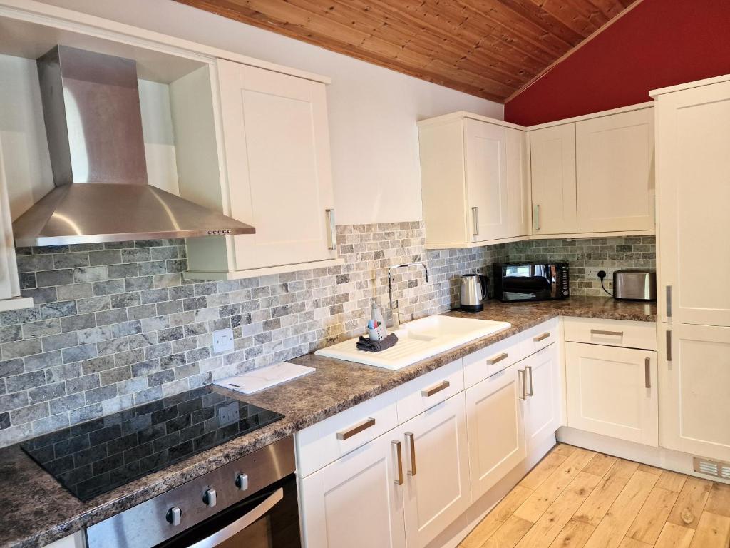 Kingfisher Lodge, Warminster photo 4