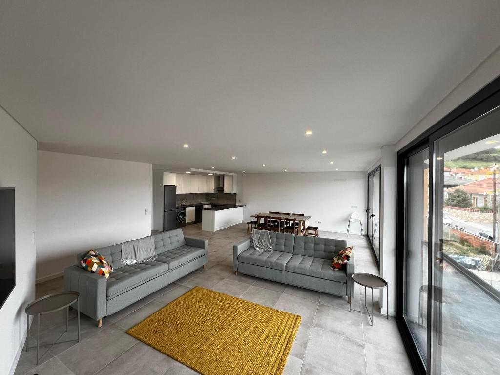 Modern spacious apartment with rooftop pool, São Martinho do Porto