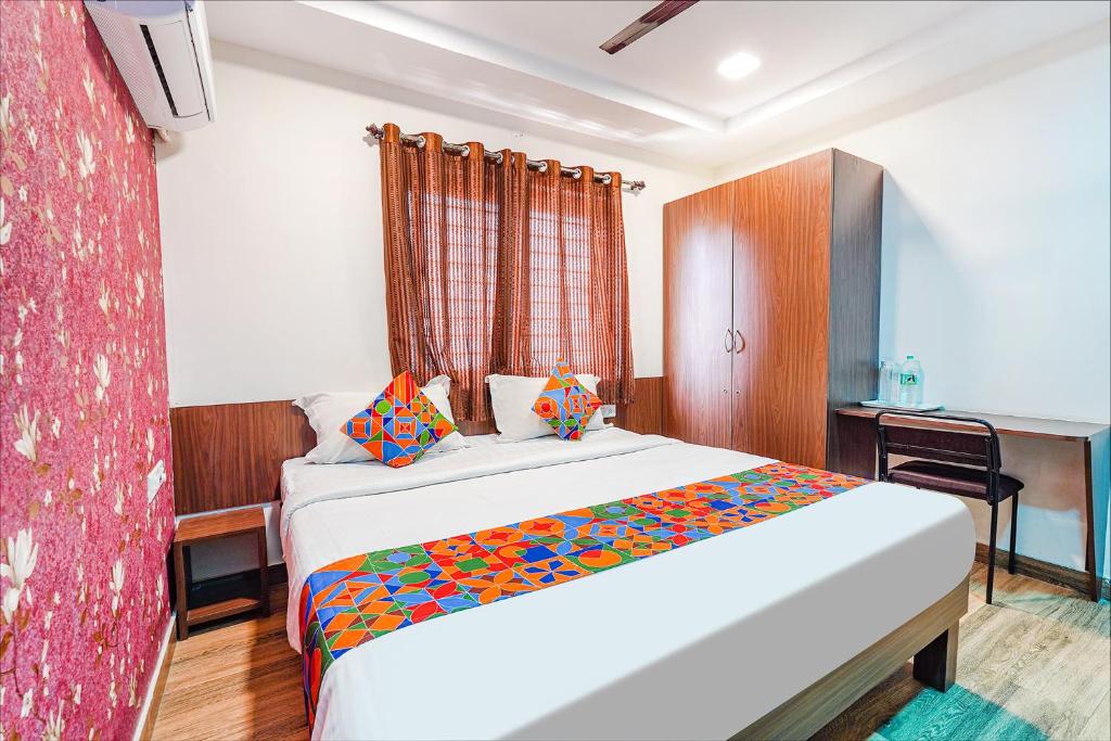 FabExpress Symphony Suites