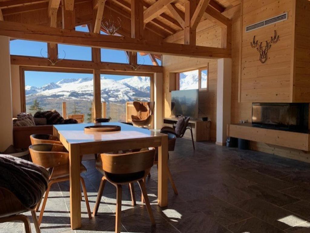 Chalet spacieux et rénové · Terrasse · Capacité 10 personnes · Wifi gratuit - FR-1-346-570 - 3