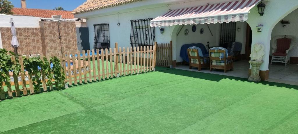 SE ALQUILA CHALET CON PISCINA Y YACUCCI - 3
