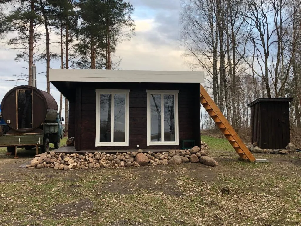 Saare-Toominga camping house, hotel in Väike-Rakke
