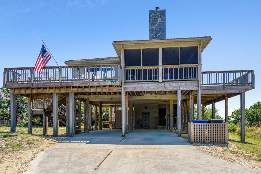 The Borden at Ships Watch, Duck