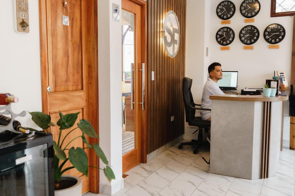 フロント・ロビー