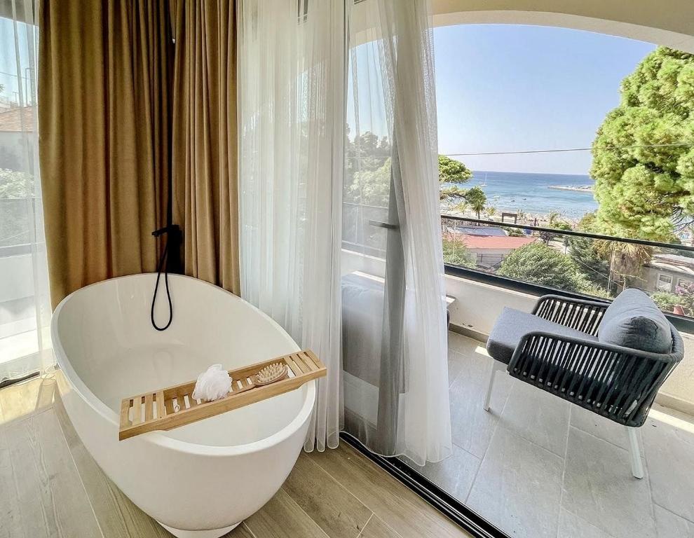 Botanica Boutique Hotel - 2